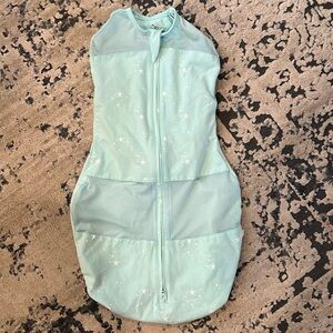 Happiest Baby Swaddle - Stars (NEVER USED)